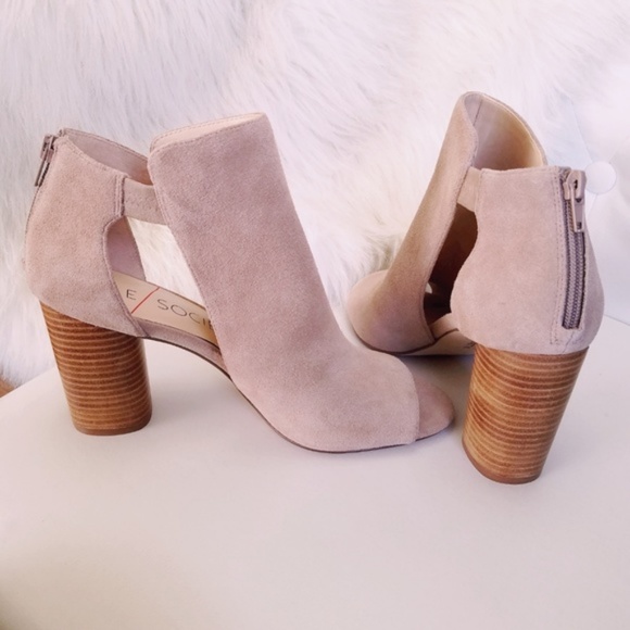 Sole Society Cut Out Bootie Buckle & Stacked Heel - Picture 5 of 8